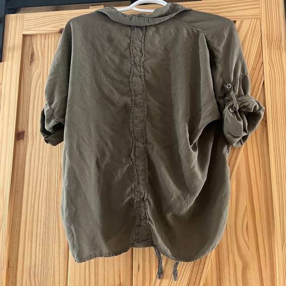 Brandy Melville Knot Front Tshirt - Picture 3 of 3